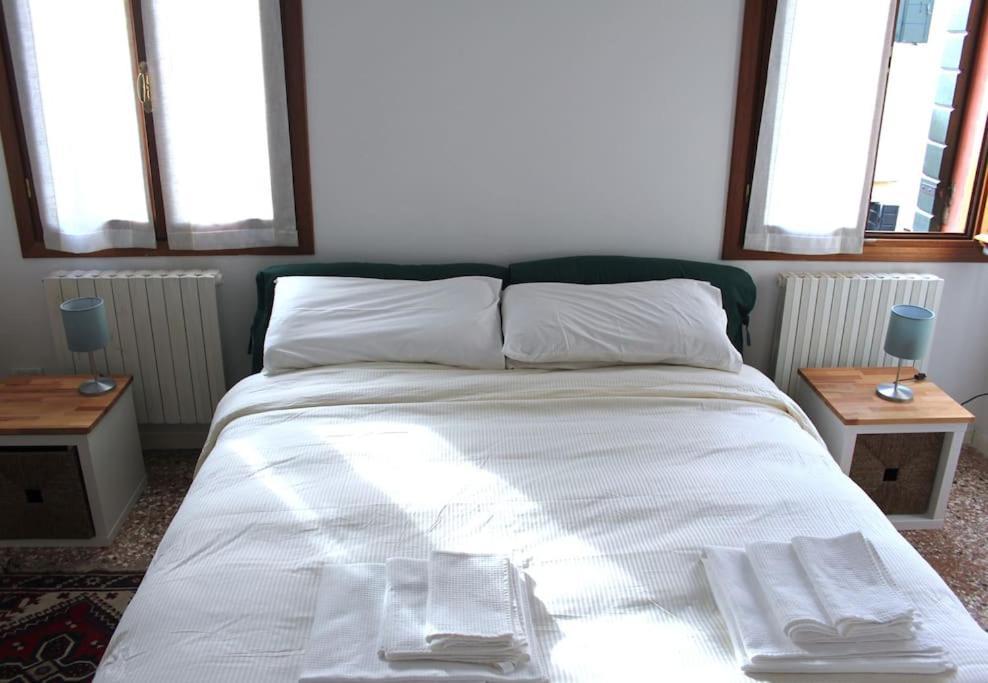 Сasa de vacaciones Erbe Canal View Private House